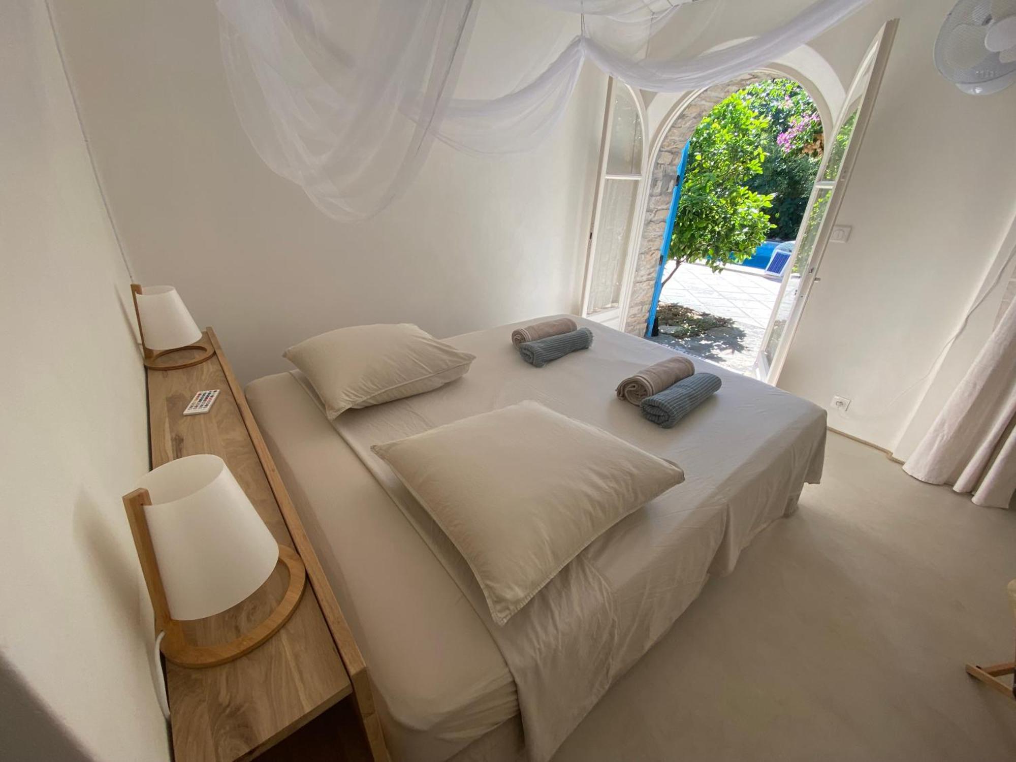 Le Patio Aux Oiseaux Bed & Breakfast La Ciotat Exterior photo
